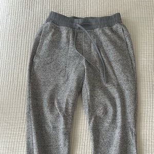 Lululemon Men’s At Ease 29” jogger. Size Medium. Light grey